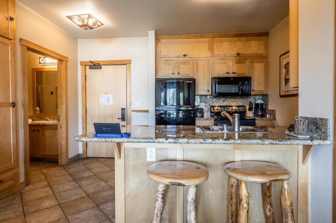 ממות' לייקס Juniper Springs Lodge #413 - Luxury Ski In Ski Out! 2 Bedroom מראה חיצוני תמונה