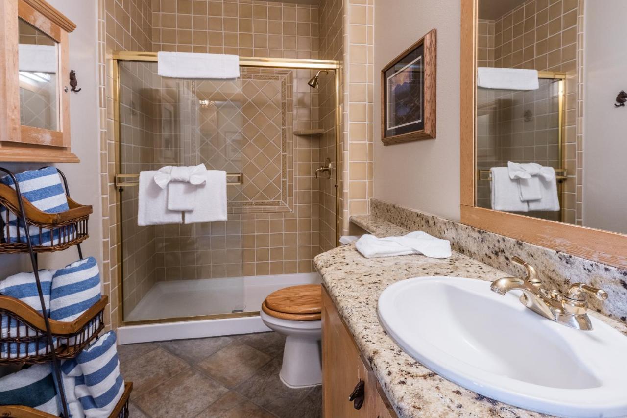 ממות' לייקס Juniper Springs Lodge #413 - Luxury Ski In Ski Out! 2 Bedroom מראה חיצוני תמונה